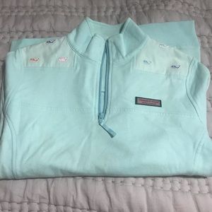 Vineyard vines sweatshirt